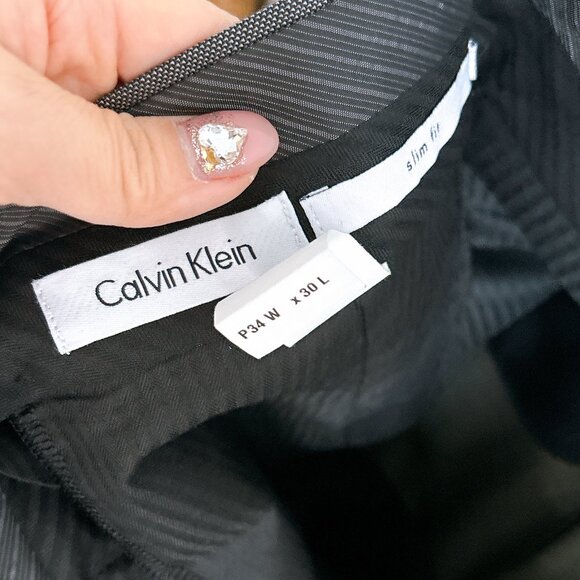 95% NEW CALVIN KLEIN MENS SUIT - Picture 4 of 10